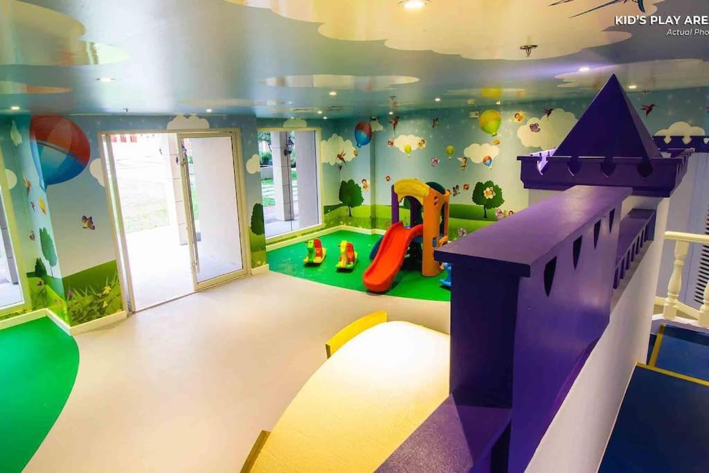 Monarch Parksuites - Balmoral Place Paranaque City Екстериор снимка