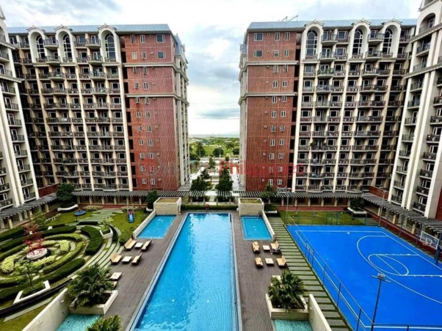 Monarch Parksuites - Balmoral Place Paranaque City Екстериор снимка