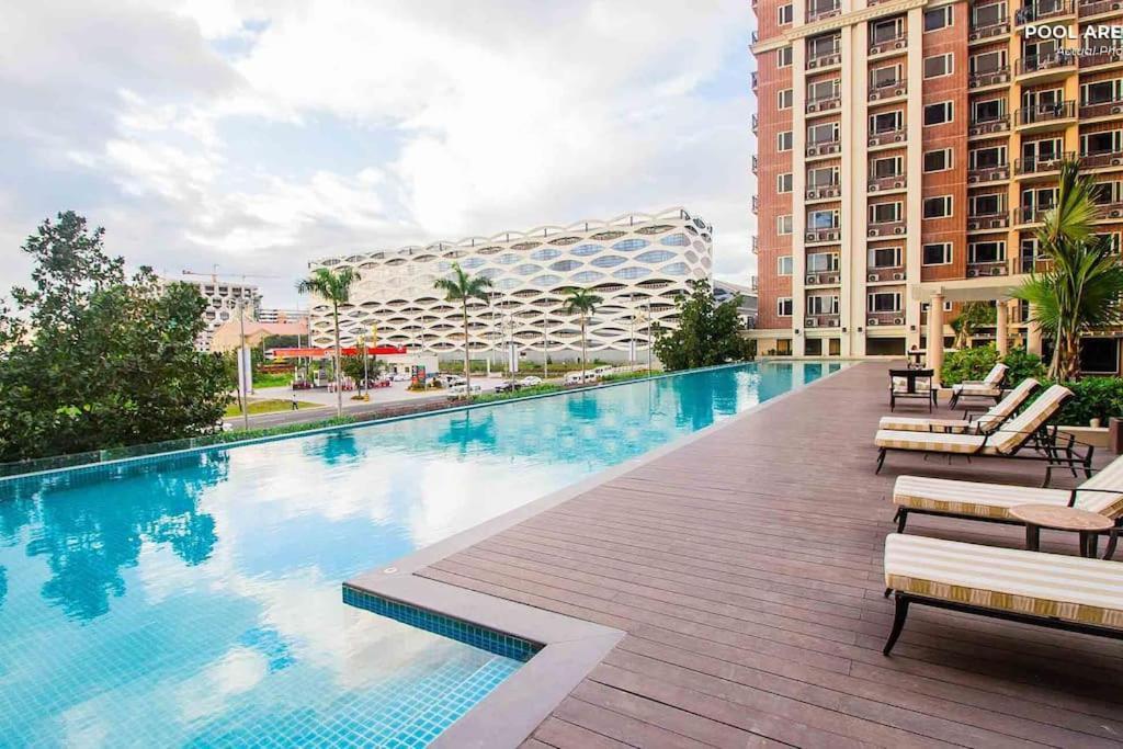 Monarch Parksuites - Balmoral Place Paranaque City Екстериор снимка