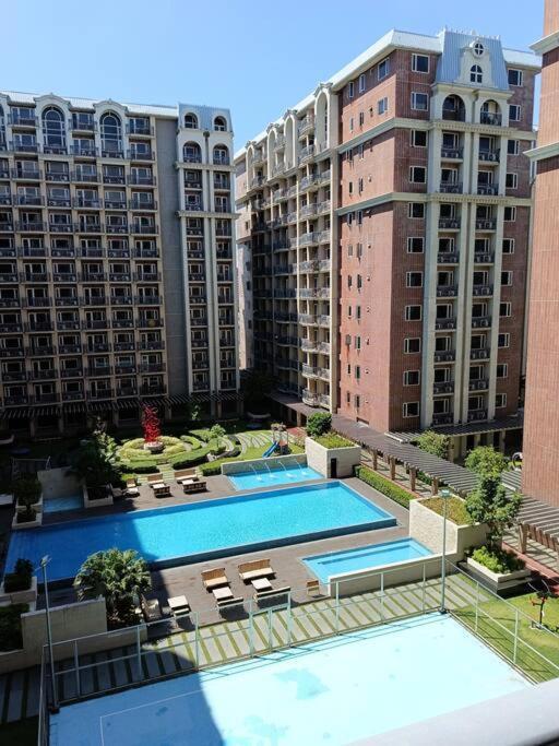 Monarch Parksuites - Balmoral Place Paranaque City Екстериор снимка