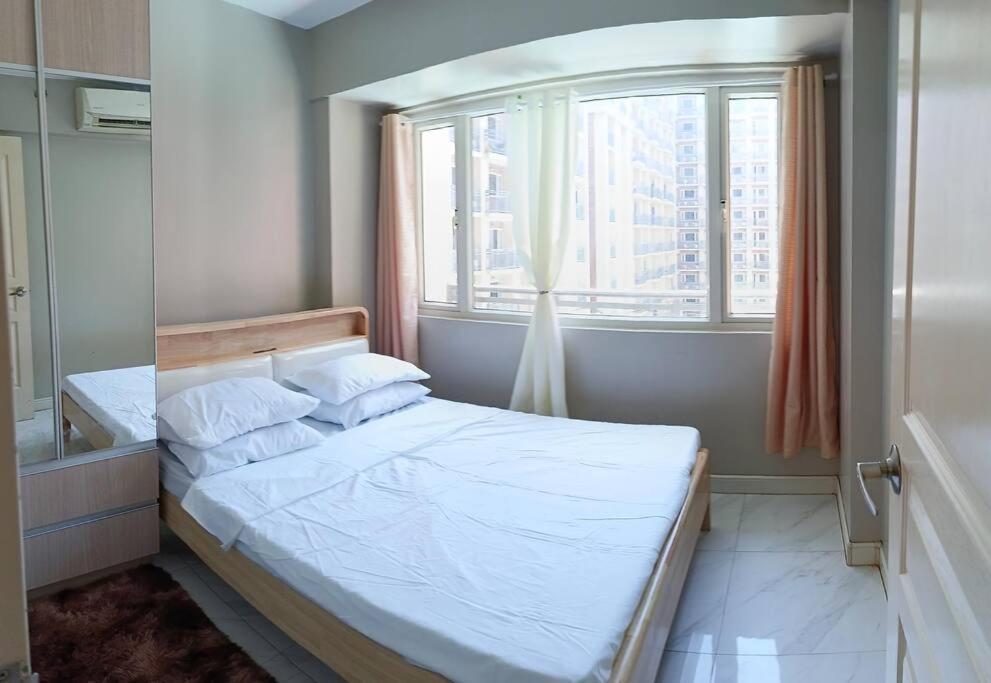 Monarch Parksuites - Balmoral Place Paranaque City Екстериор снимка