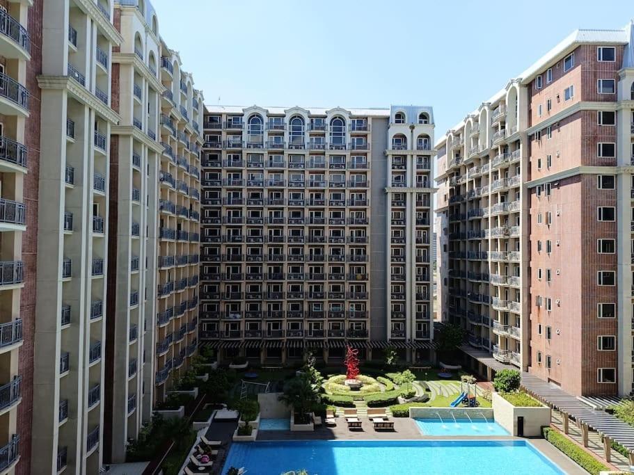 Monarch Parksuites - Balmoral Place Paranaque City Екстериор снимка