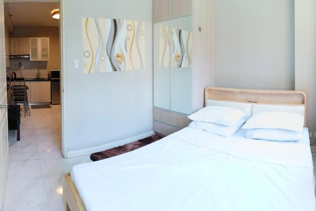 Monarch Parksuites - Balmoral Place Paranaque City Екстериор снимка